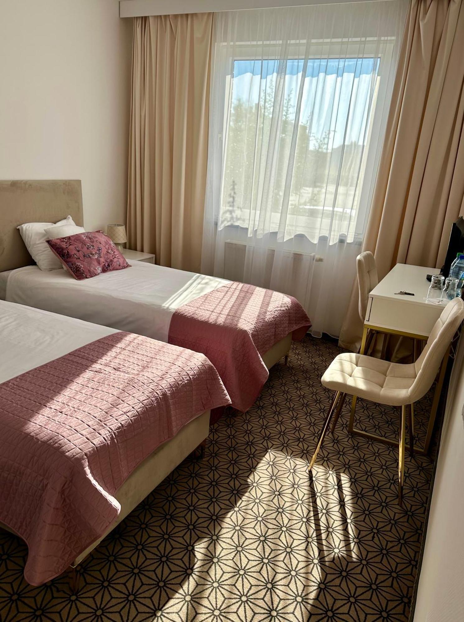 Hotel 500 Тарново-Подґурне Екстер'єр фото