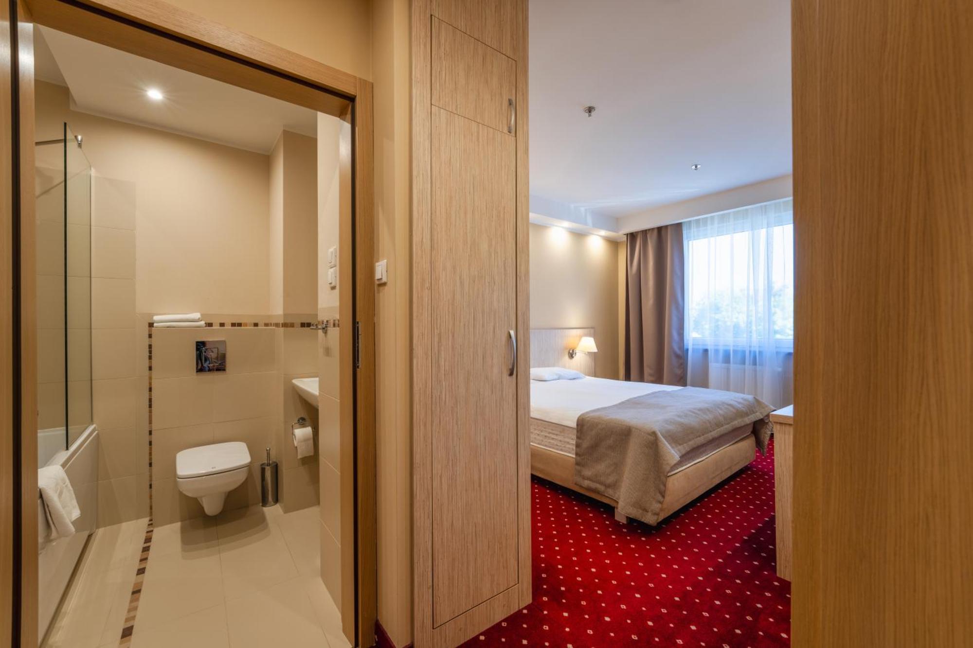 Hotel 500 Тарново-Подґурне Екстер'єр фото