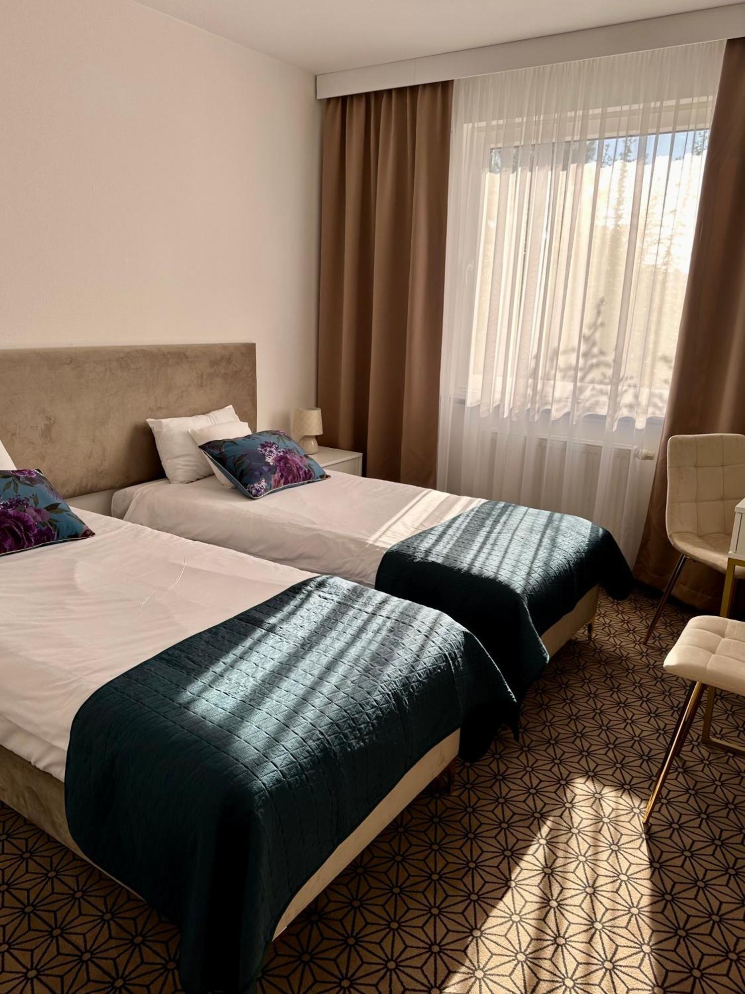 Hotel 500 Тарново-Подґурне Екстер'єр фото
