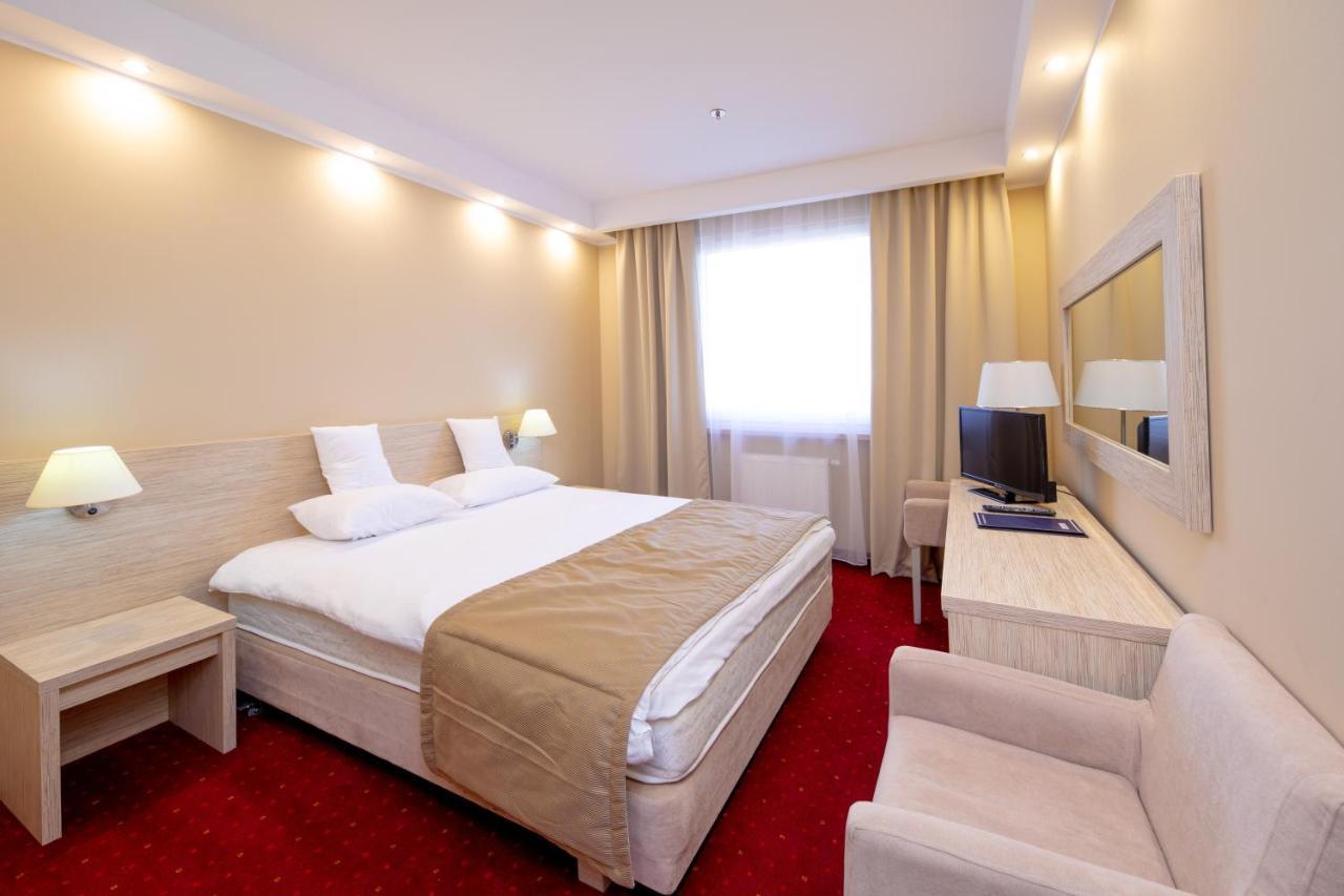 Hotel 500 Тарново-Подґурне Екстер'єр фото
